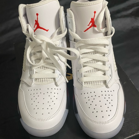 Jordan mars 270 (GS) size 7Y - Picture 3 of 6